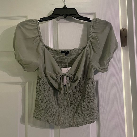 Crop top - Picture 2 of 3